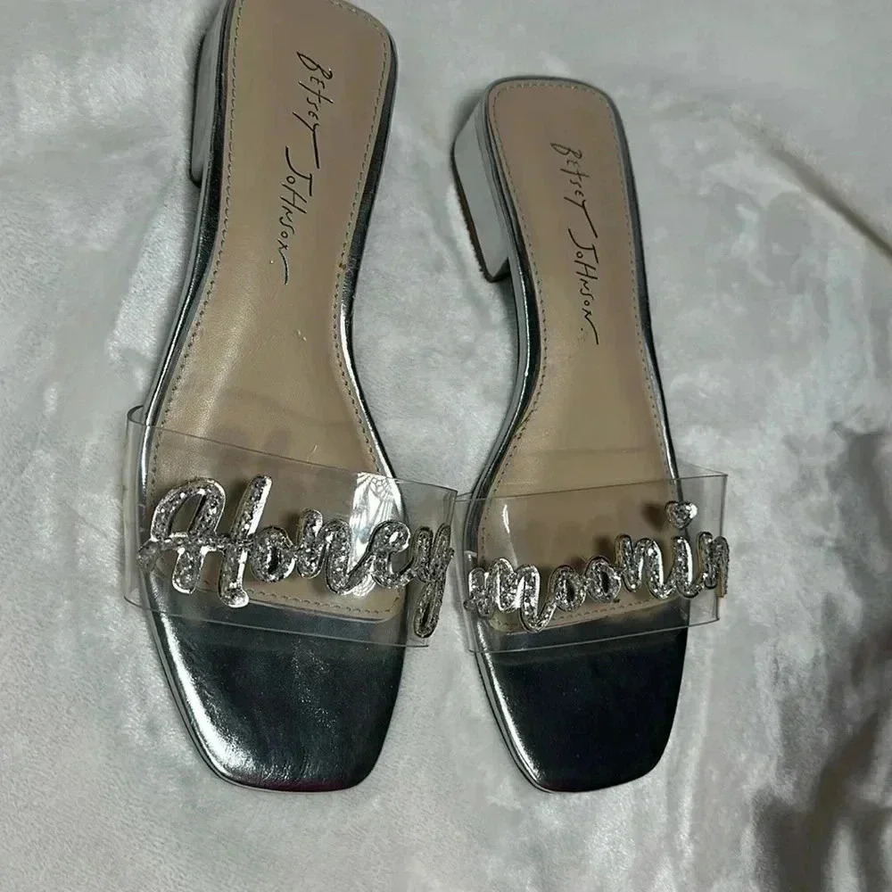 NEW Betsy Johnson “HONEY MOONIN” Slides - Picture 2 of 3